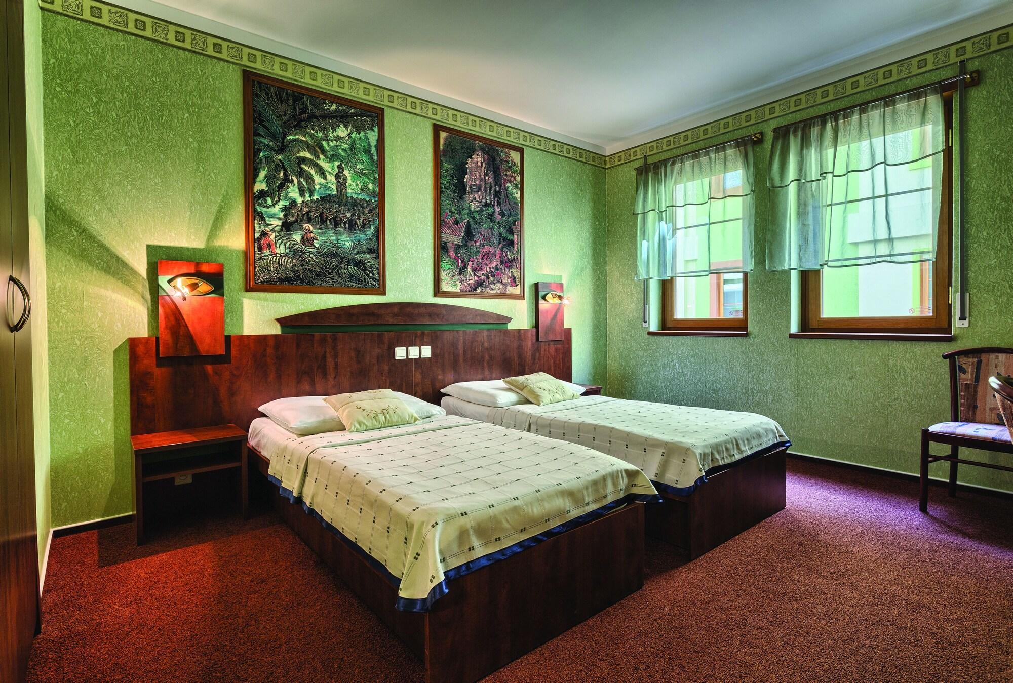 Wellness Hotel Babylon Liberec Exterior foto